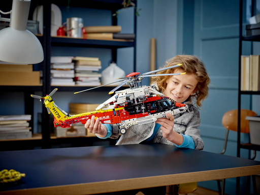 LEGO Technic Airbus H175 Reddingshelikopter (42145) - Bricking Awesome