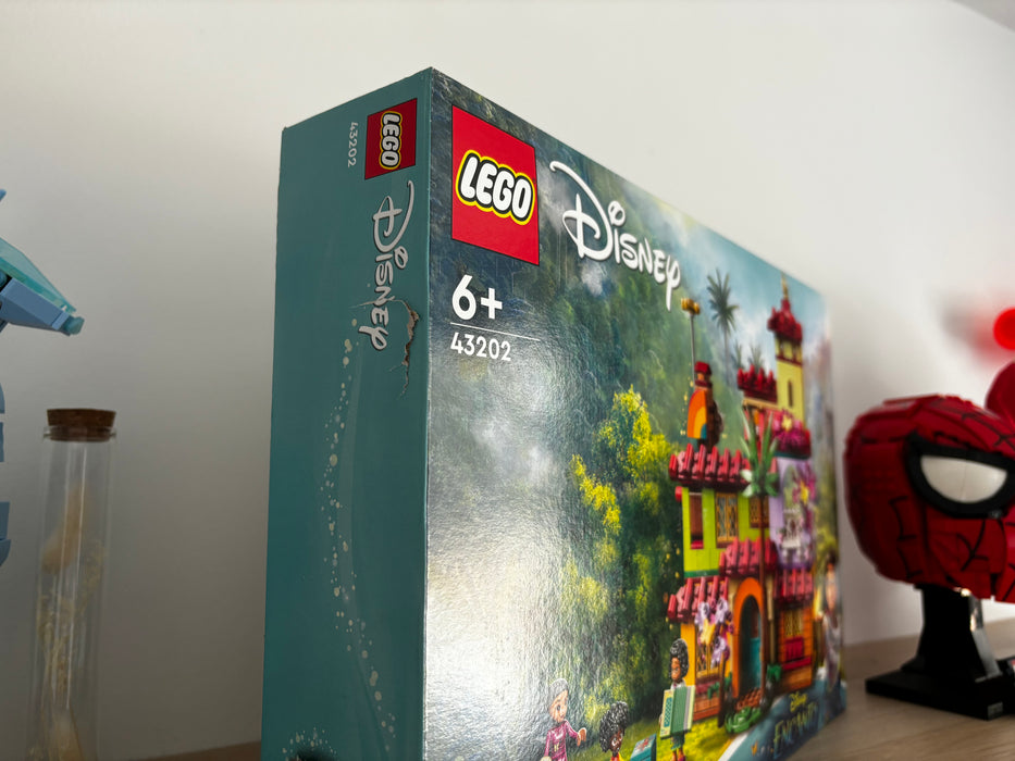 LEGO Disney Het huis van de familie Madrigal (43202) - Retourdeal